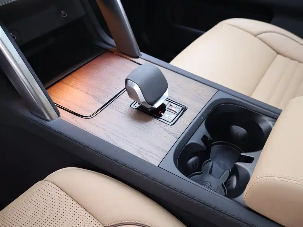 Land Rover Discovery Sport 2024 — фото 12