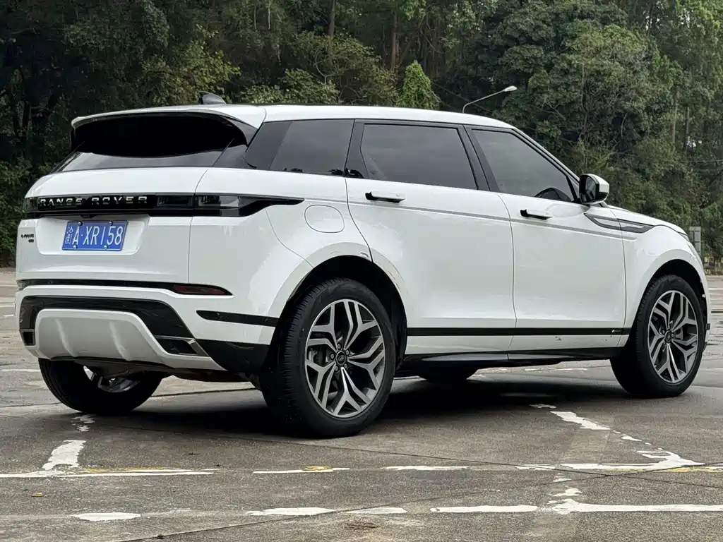 Land Rover Evoque 2023 — фото 8