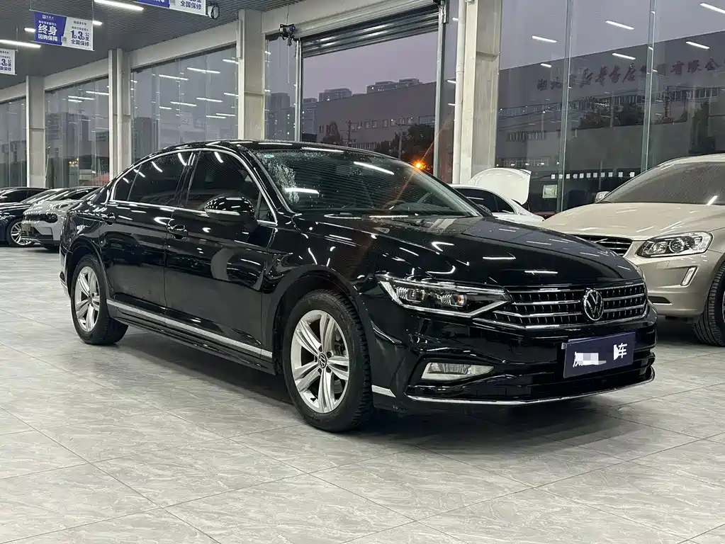 Volkswagen Magotan 2025