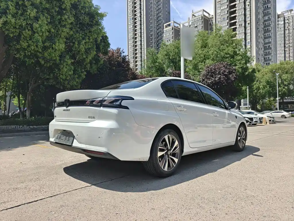 Peugeot 408 2022 — фото 12