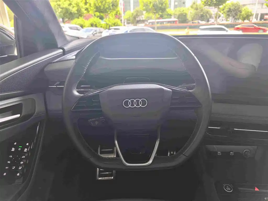 Audi Q6L E-Tron 2025 — фото 13