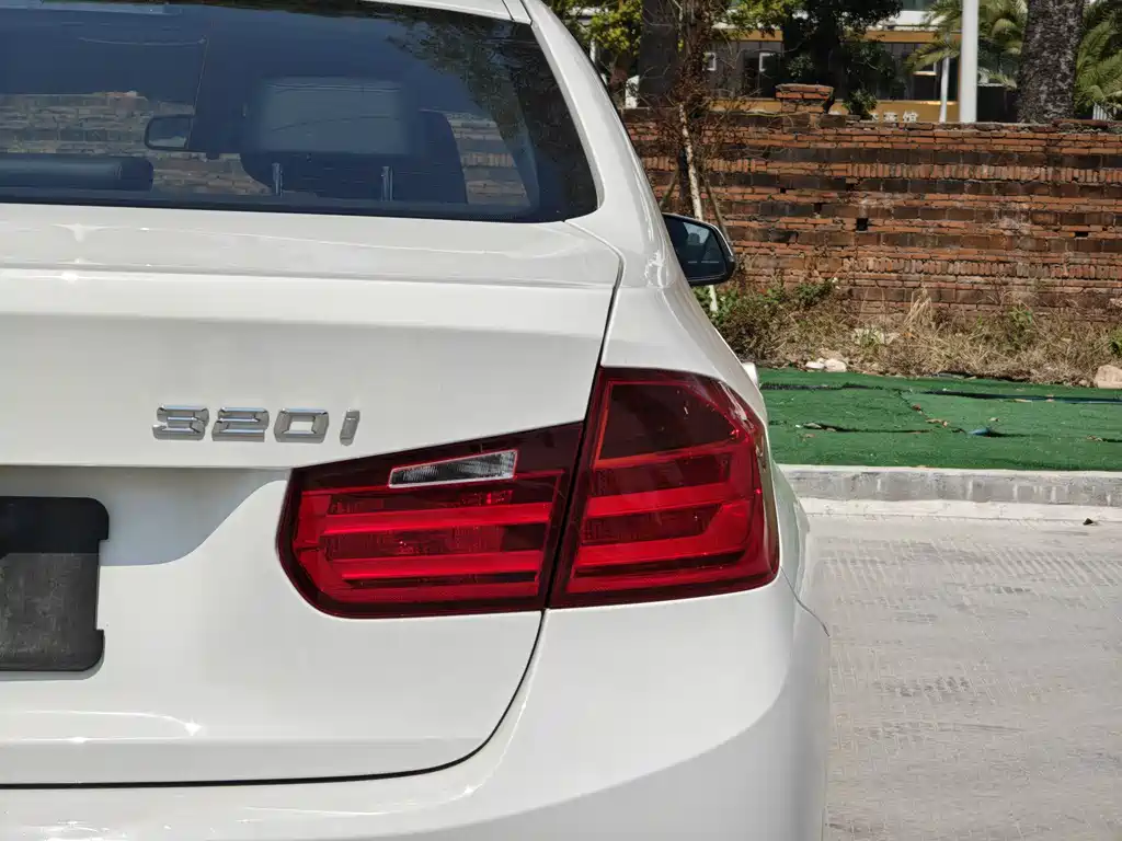 BMW 3 Series 2014 — фото 25