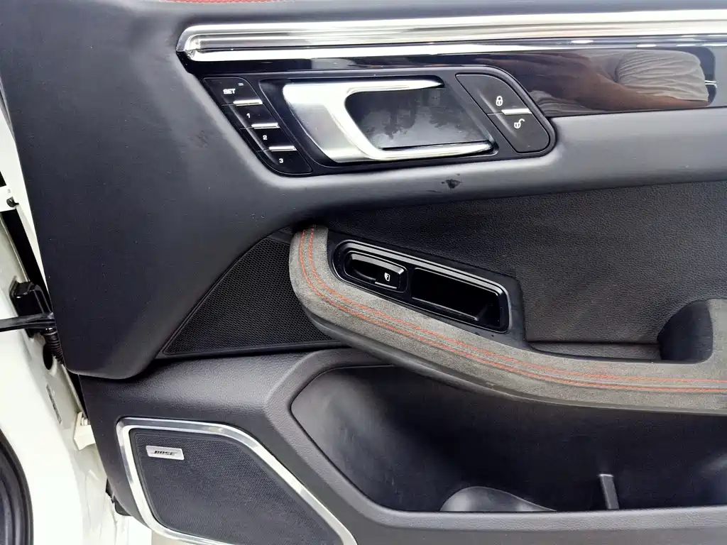 Porsche Macan 2014 — фото 26