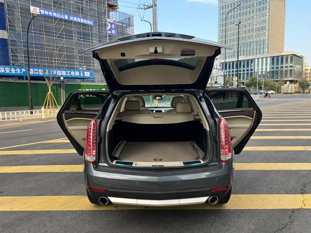 Cadillac SRX 2010 — фото 14
