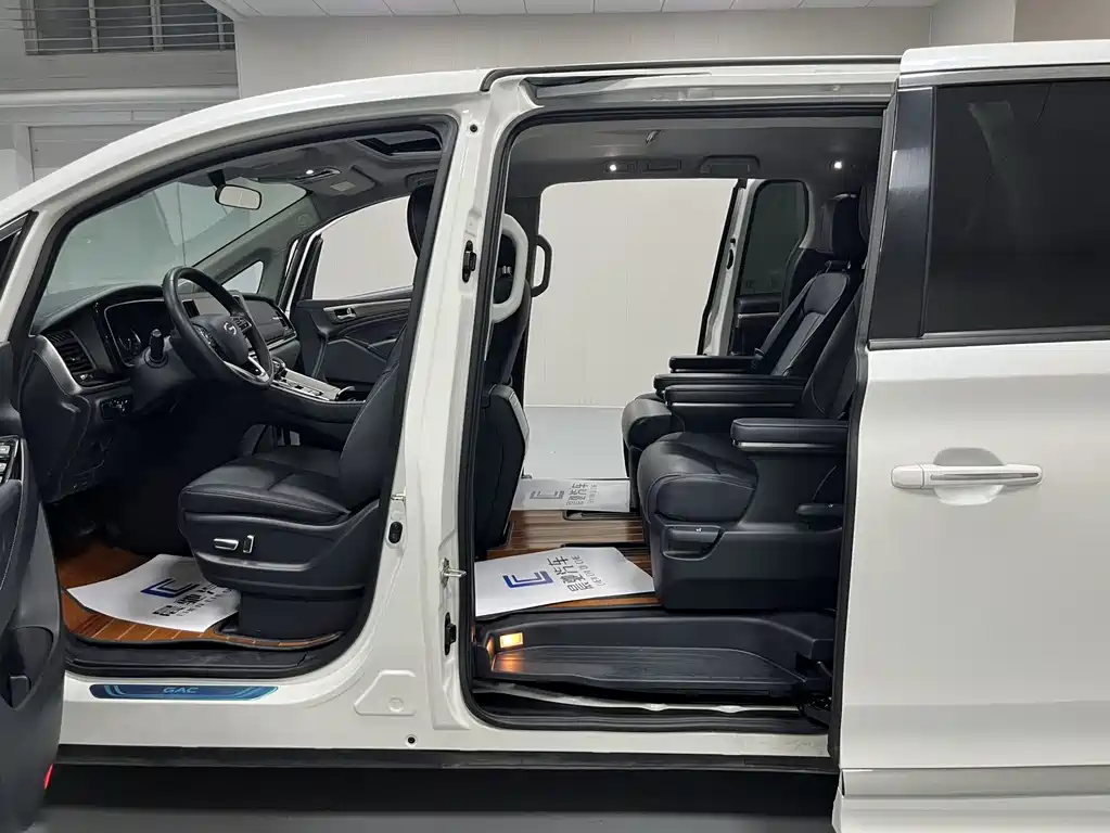 GAC Motor Trumpchi M8 2022 — фото 12