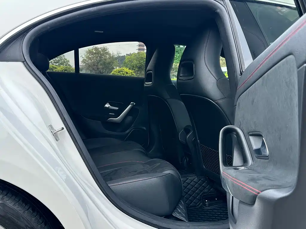 Mercedes-Benz GLA 2023 — фото 13