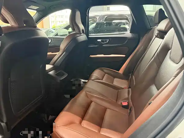 Volvo XC60 2023