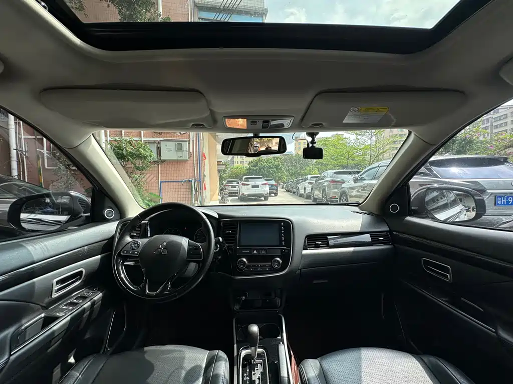 Mitsubishi Outlander 2017