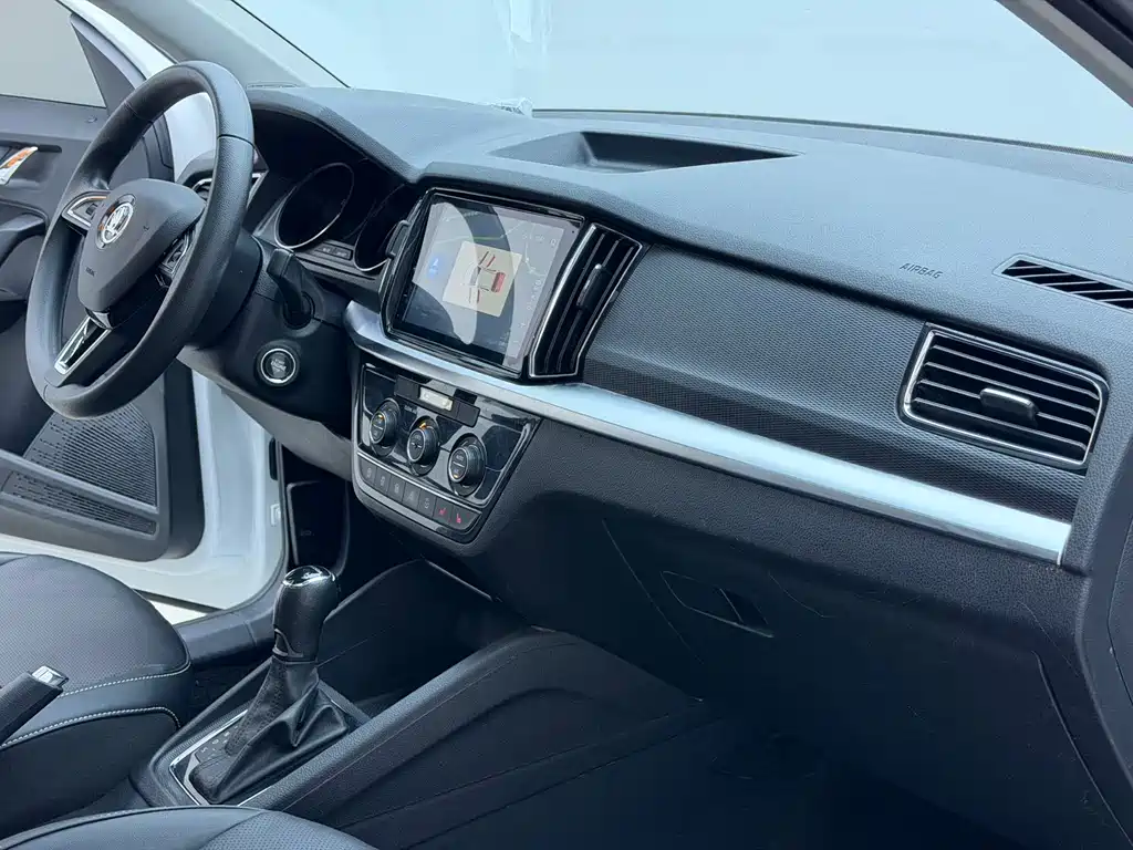 Skoda Kamiq 2023 — фото 17