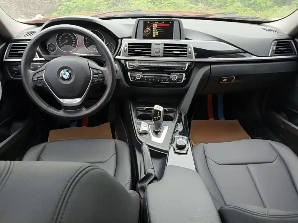 BMW 3 Series 2017 — фото 10