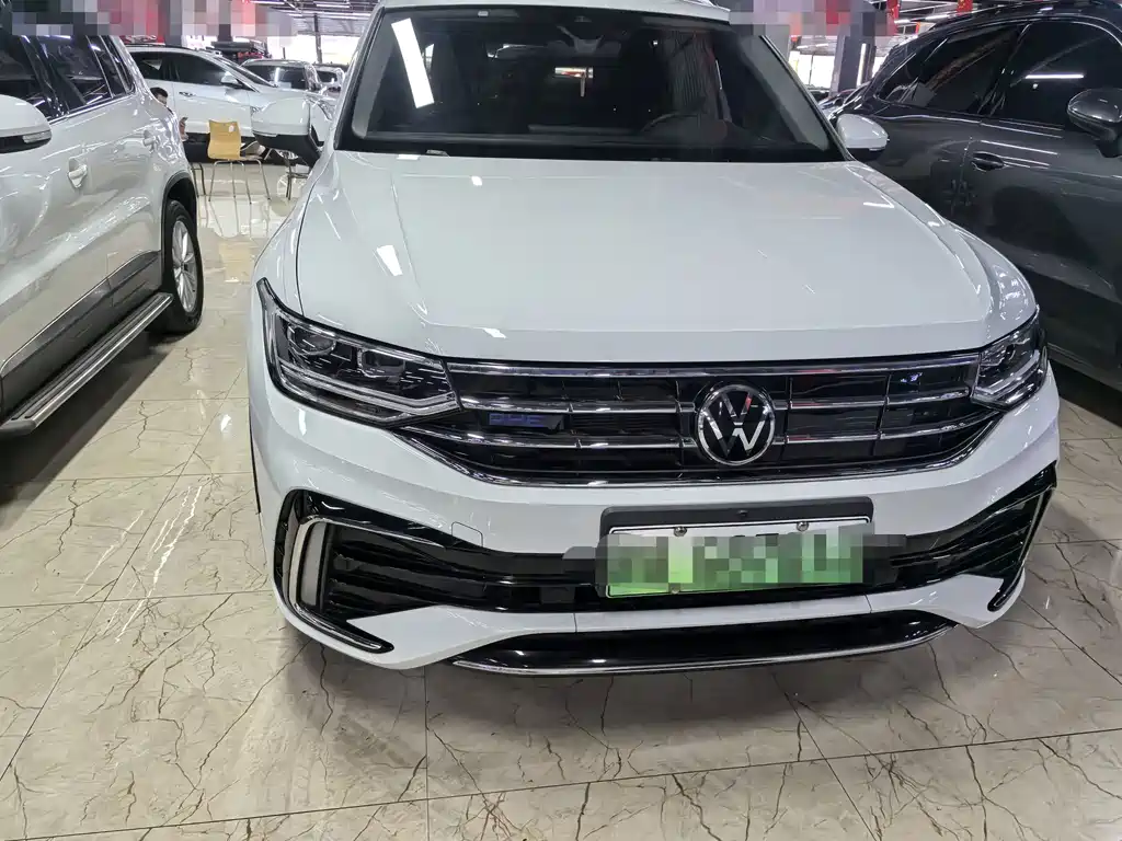 Volkswagen Tiguan L Plug-In Hybrid 2023 — фото 2