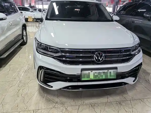 Volkswagen Tiguan L Plug-In Hybrid 2023
