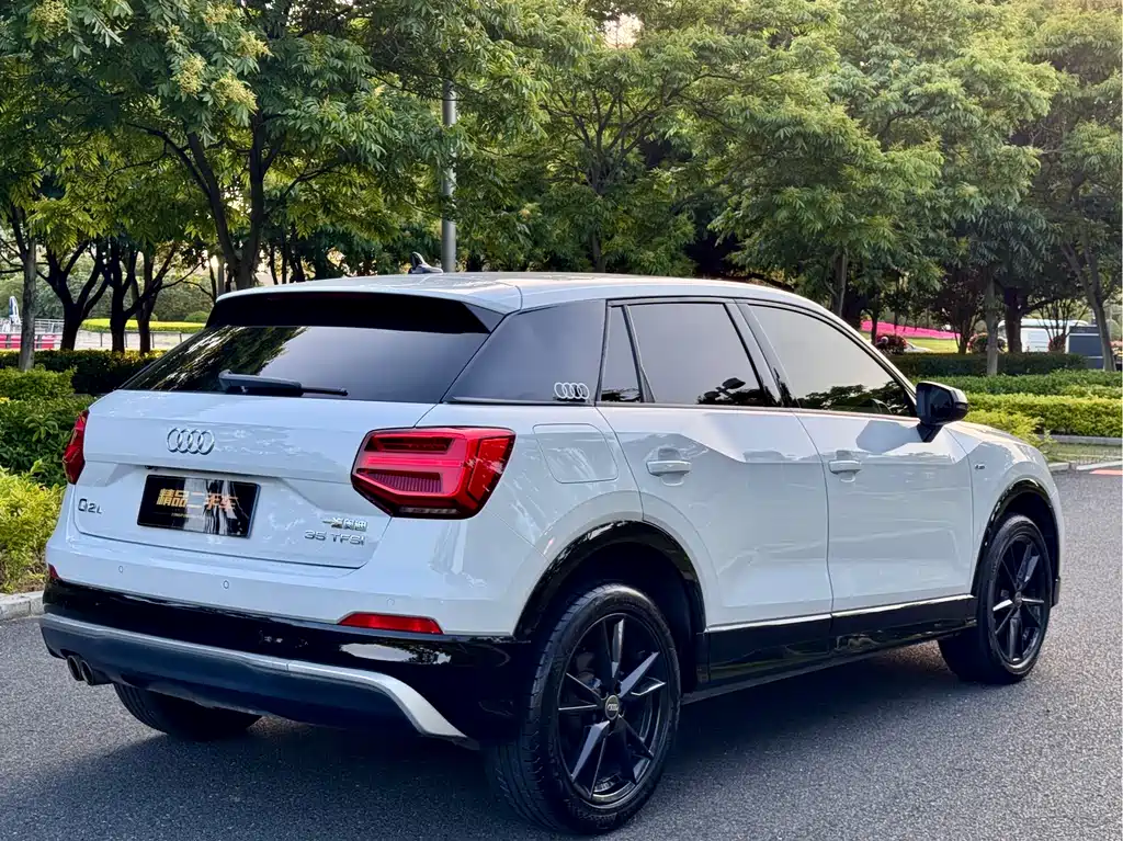 Audi Q2L 2020 — фото 20