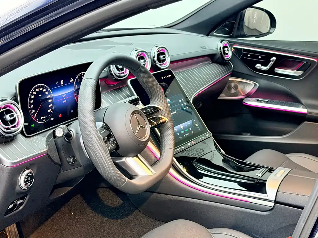 Mercedes-Benz C-Class 2026 — фото 11
