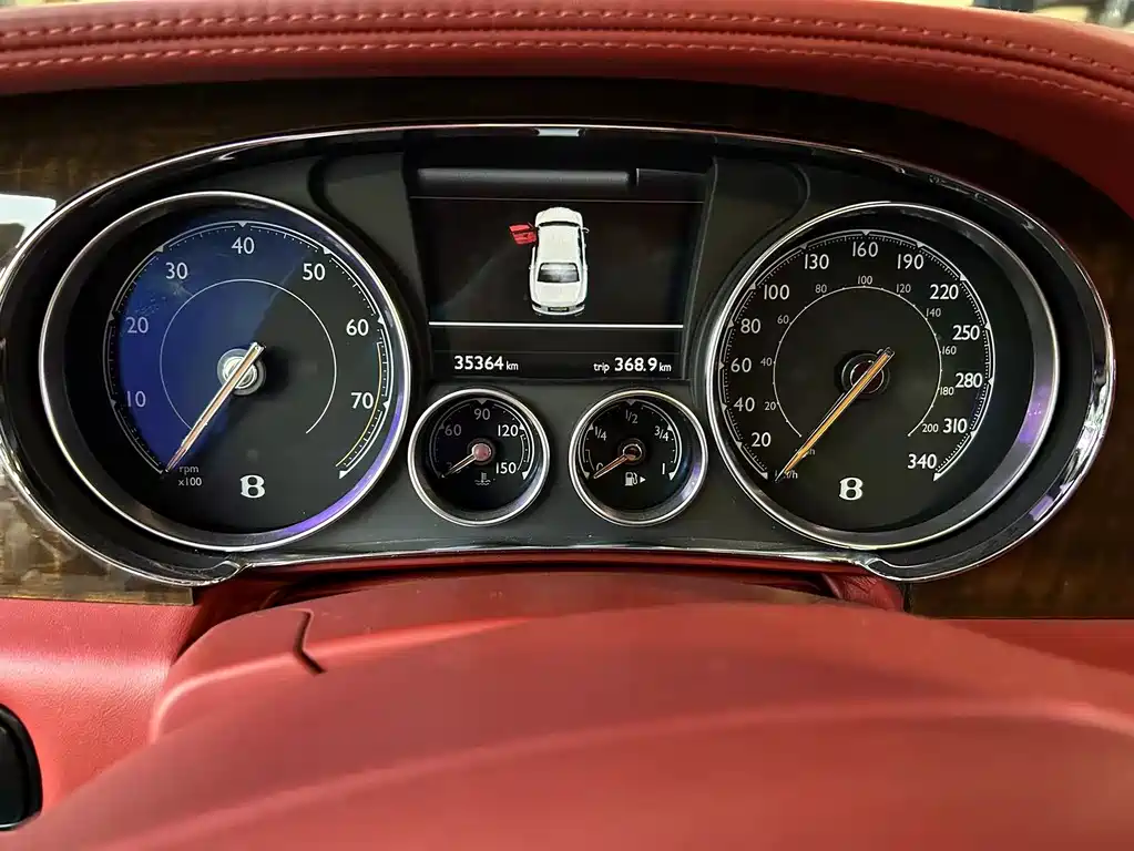 Bentley Flying Spur 2019 — фото 12