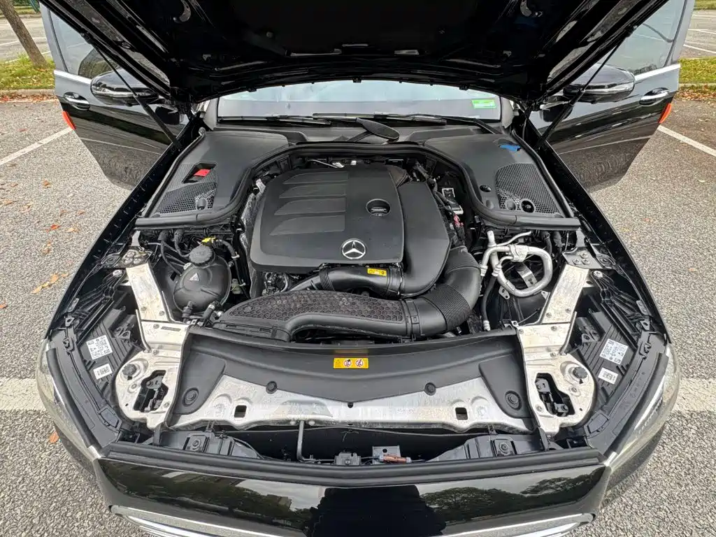 Mercedes-Benz E-Class 2022 — фото 32