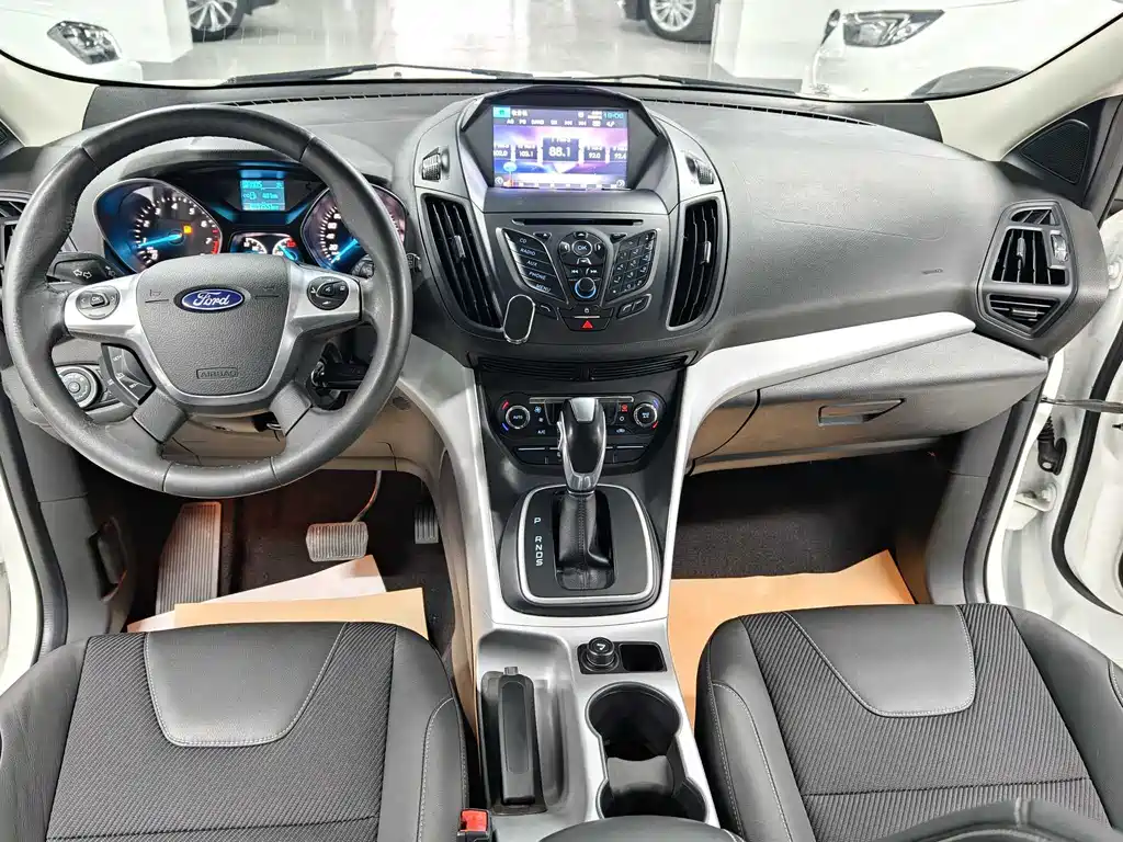 Ford Kuga 2016 — фото 7