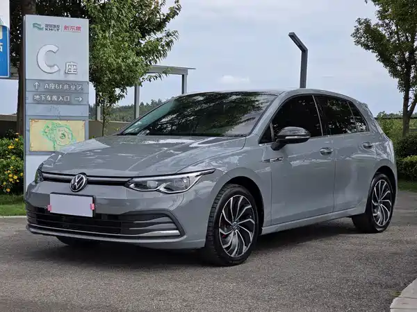 Volkswagen Golf 2021