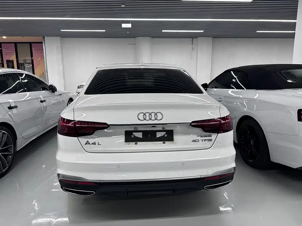 Audi A4L 2023 — фото 13