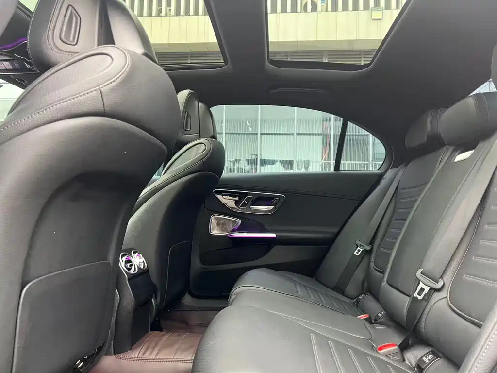 Mercedes-Benz C-Class 2023 — фото 8