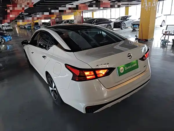 Nissan Teana 2023