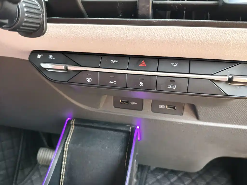 Geely Galaxy Panda 2023 — фото 16