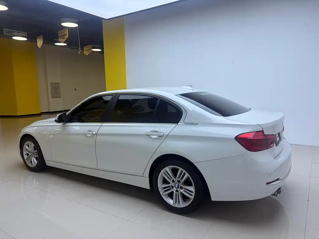 BMW 3 Series 2017 — фото 12
