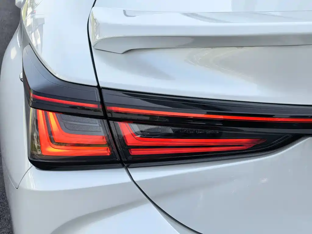 Lexus ES 2025 — фото 16