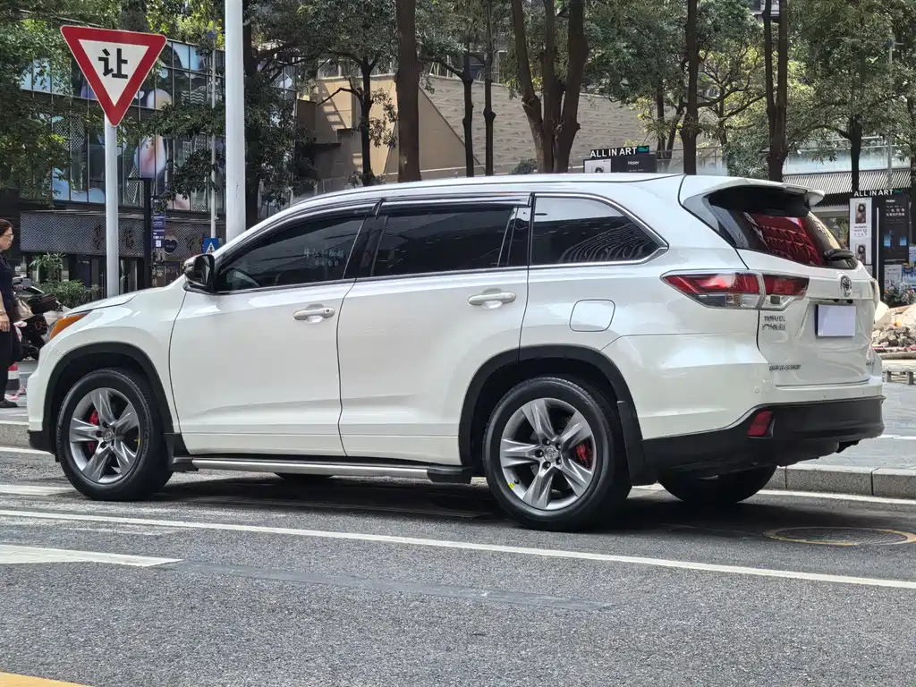 Toyota Highlander 2017 — фото 26