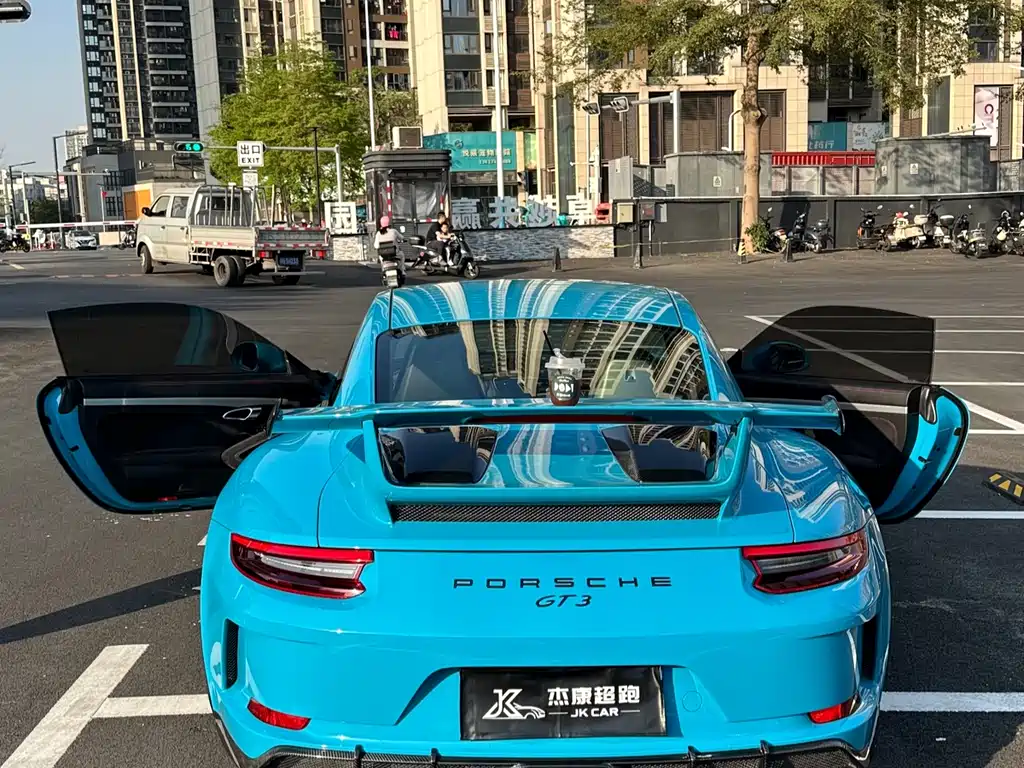 Porsche 911 2018 — фото 12