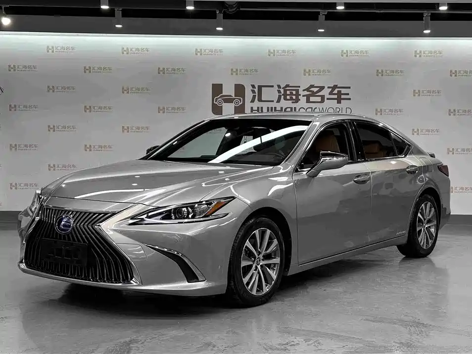 Lexus ES 2021 — фото 1