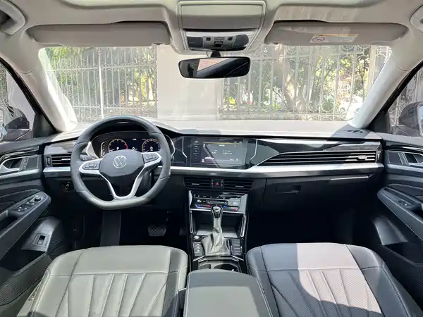 Volkswagen Passat 2024