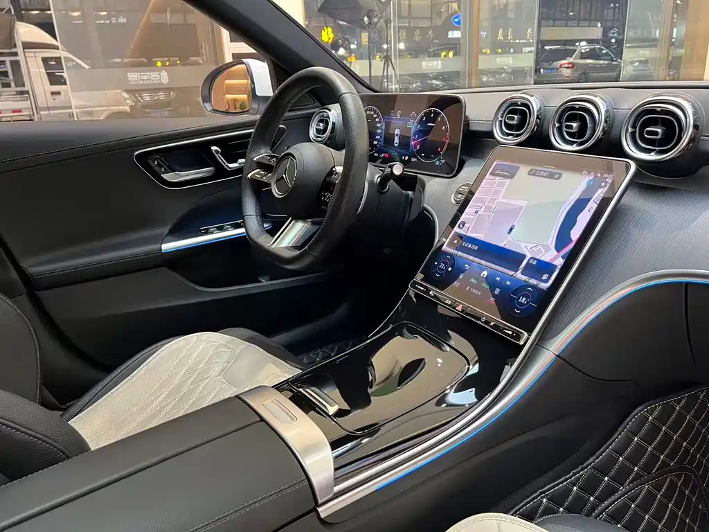 Mercedes-Benz C-Class 2023 — фото 10