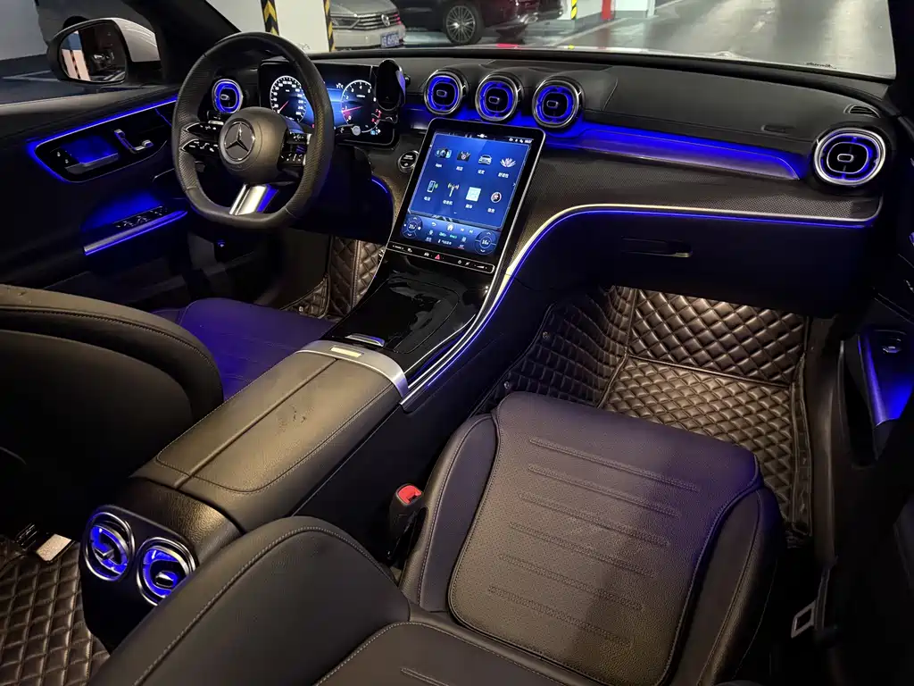 Mercedes-Benz C-Class 2024 — фото 15