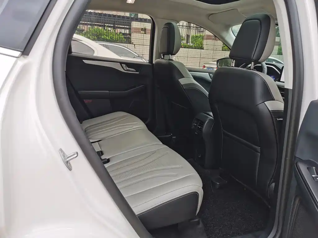 Ford Escape 2023 — фото 16