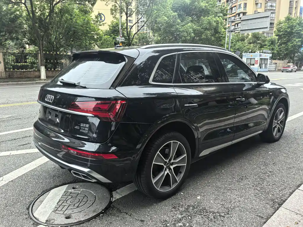 Audi Q5L 2023 — фото 13