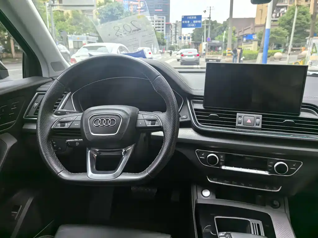 Audi Q5L 2023 — фото 27