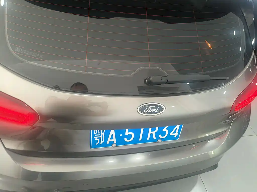 Ford Focus 2020 — фото 11