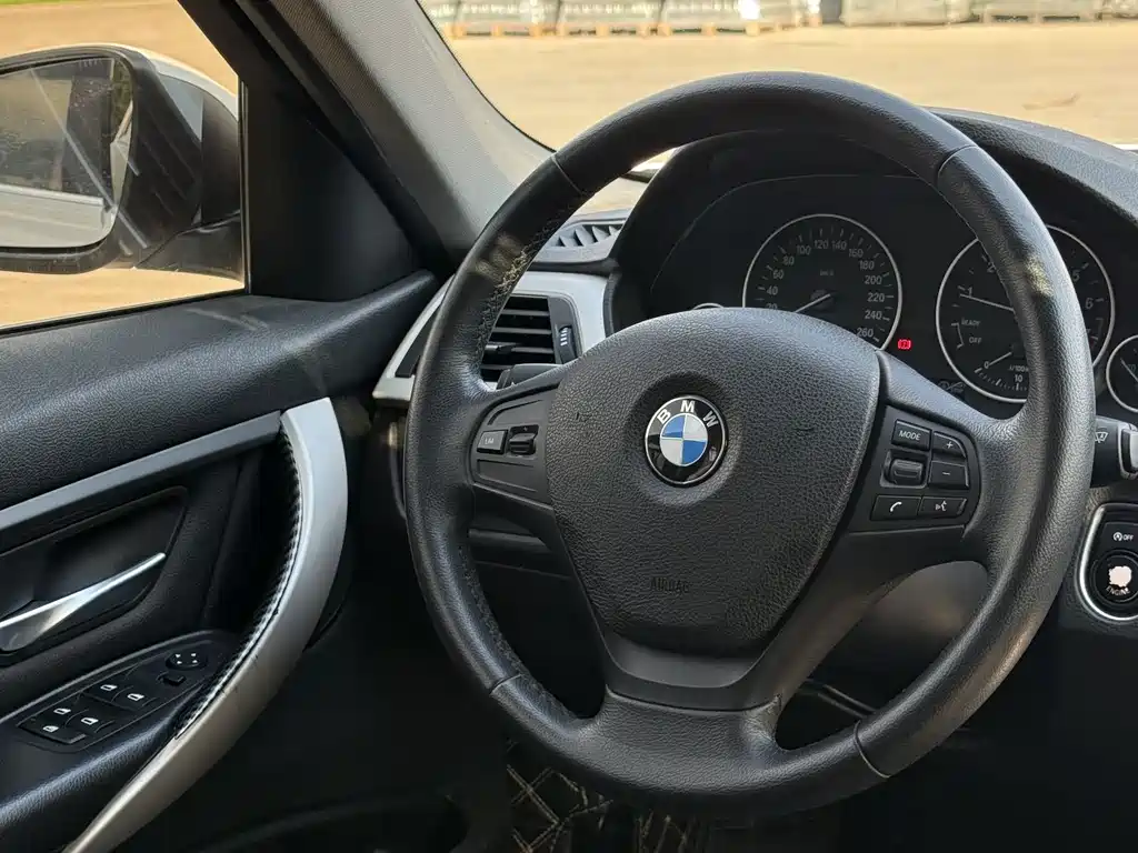 BMW 3 Series 2015 — фото 8