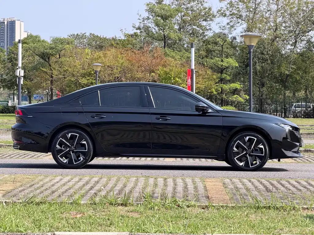 Peugeot 508 2023 — фото 10