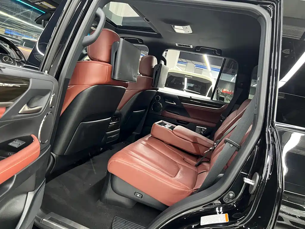 Lexus LX 2022 — фото 10