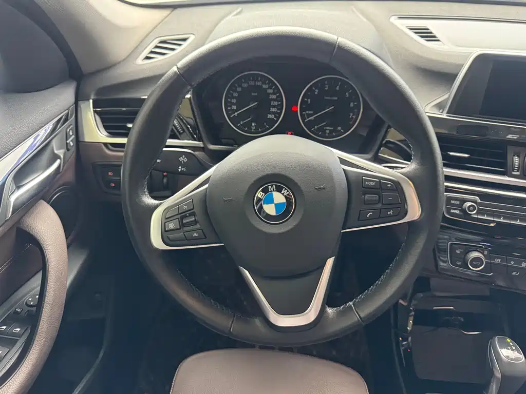 BMW X1 2018 — фото 9