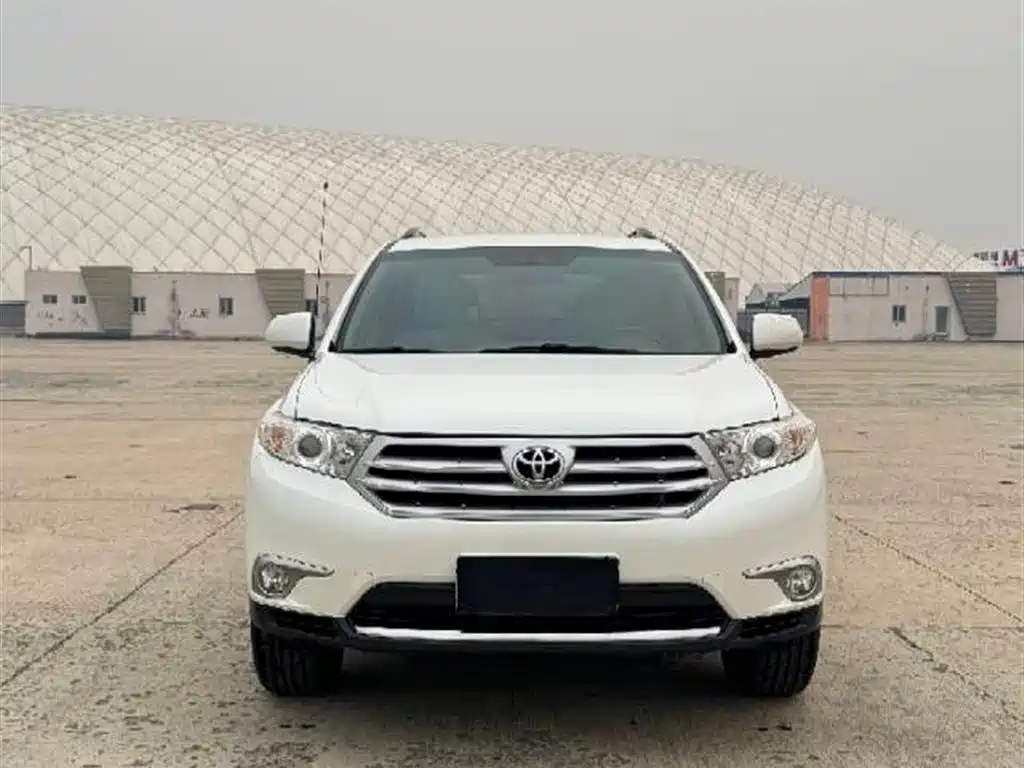 Toyota Highlander 2013 — фото 1