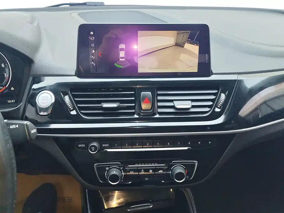 BMW 1 Series 2021 — фото 13