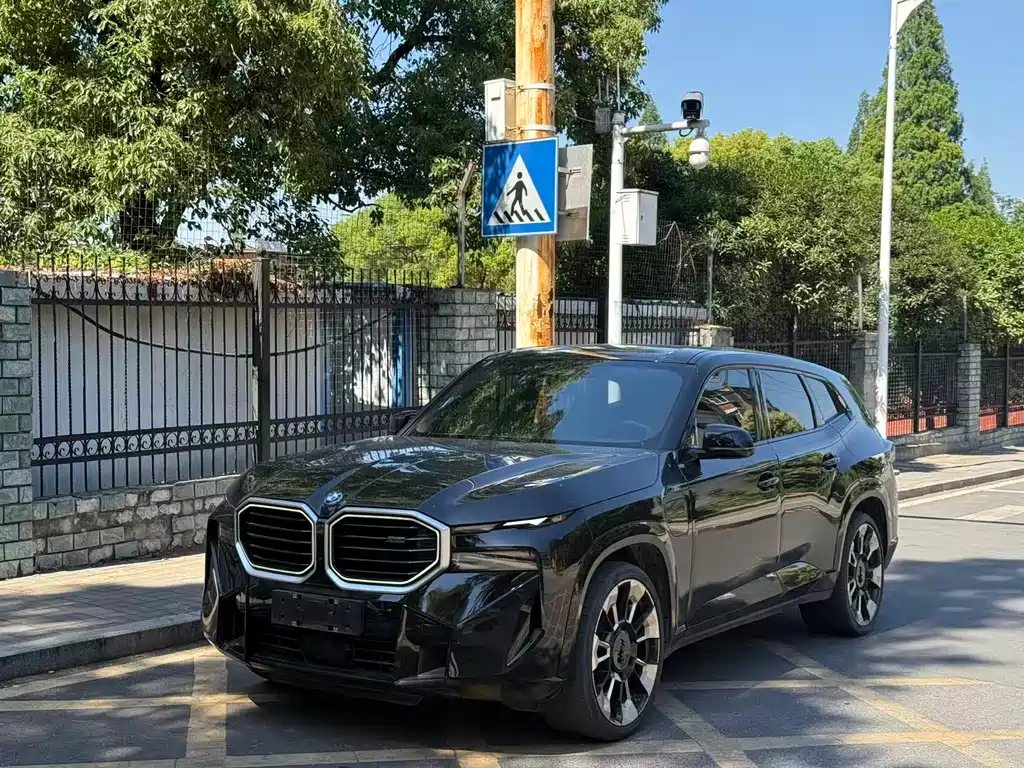 BMW XM 2024