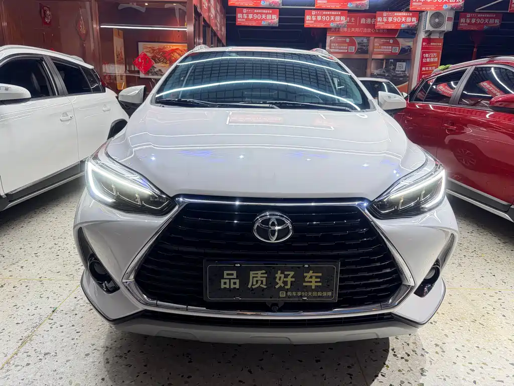 Toyota Yaris L 2023