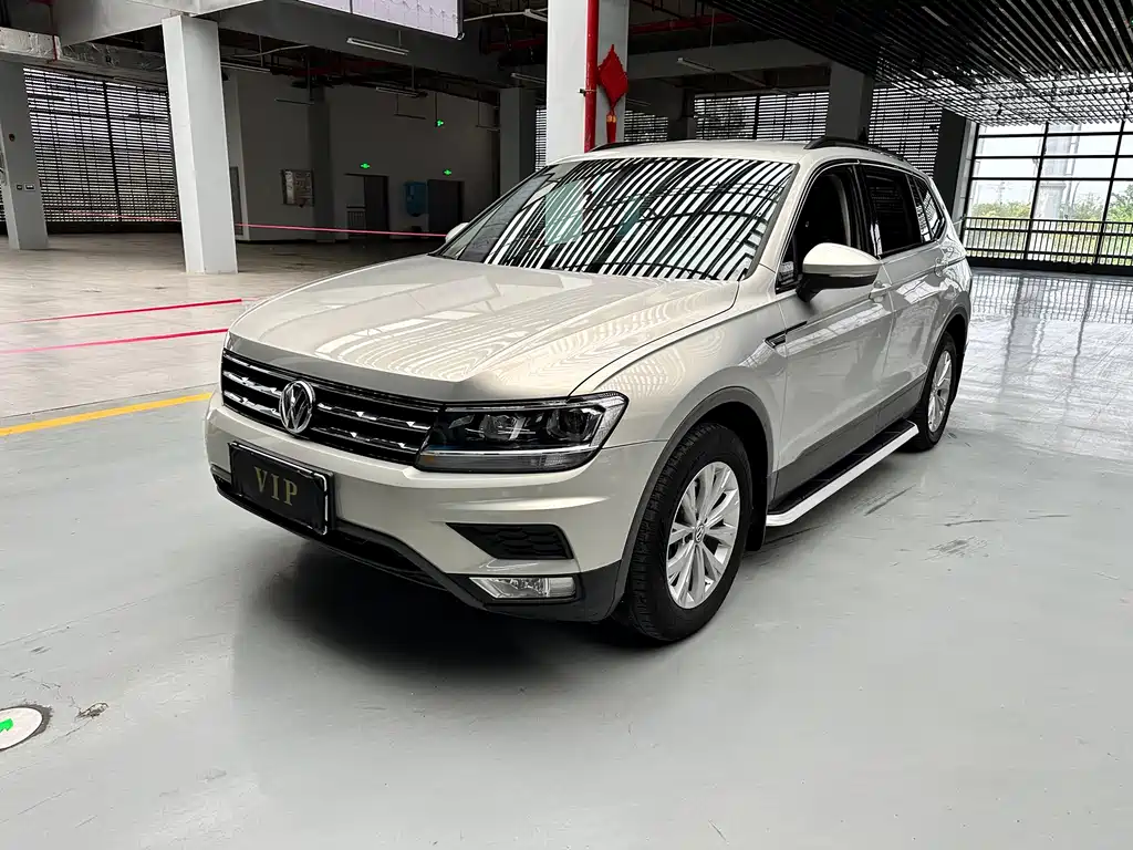 Volkswagen Tiguan L 2019 — фото 1