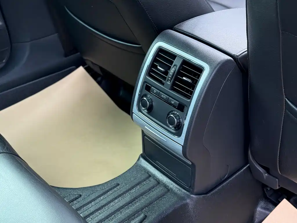 Volkswagen Passat 2015 — фото 15