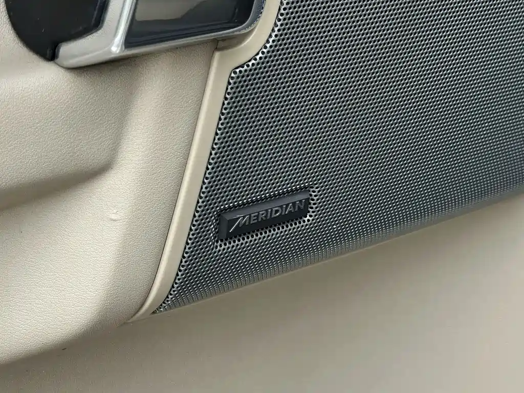 Land Rover Discovery 2019 — фото 9