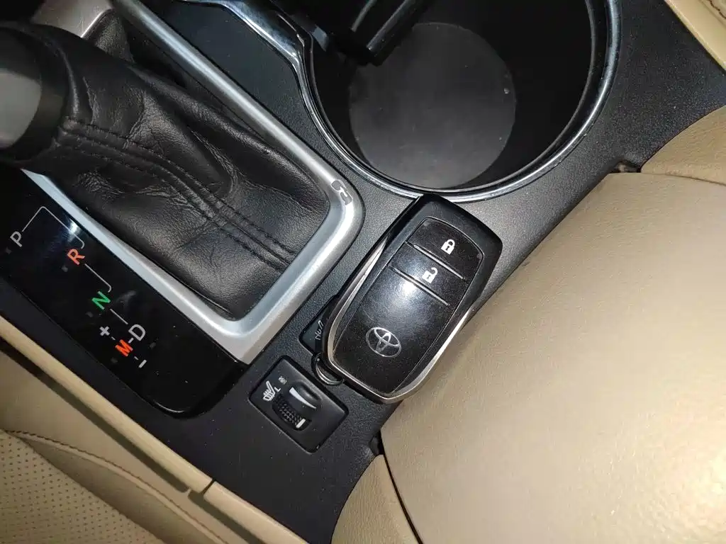 Toyota Highlander 2016 — фото 17